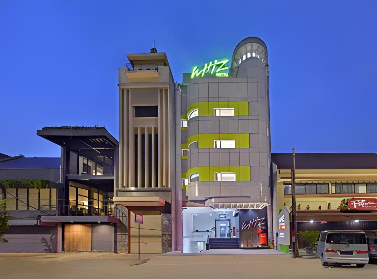 Whiz Hotel Falatehan Yakarta Exterior foto
